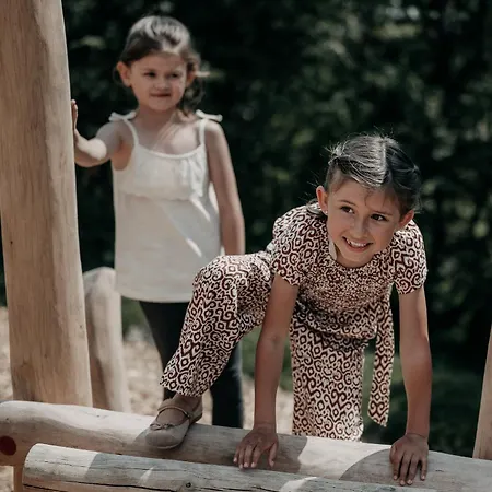 Alpenappartements Cristall 아파트