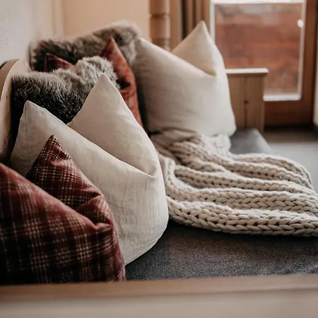 Alpenappartements Cristall 아파트 *