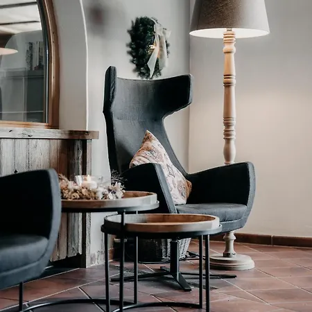 Alpenappartements Cristall 아파트 *